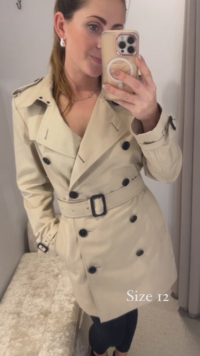 Iconic Burberry trench coat beige size 12
