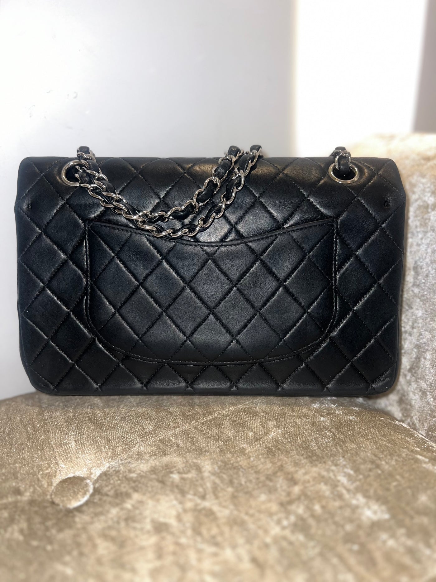 Iconic Chanel classic flap medium lambskin black
