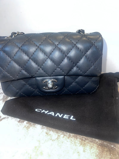 Chanel classic flab mini