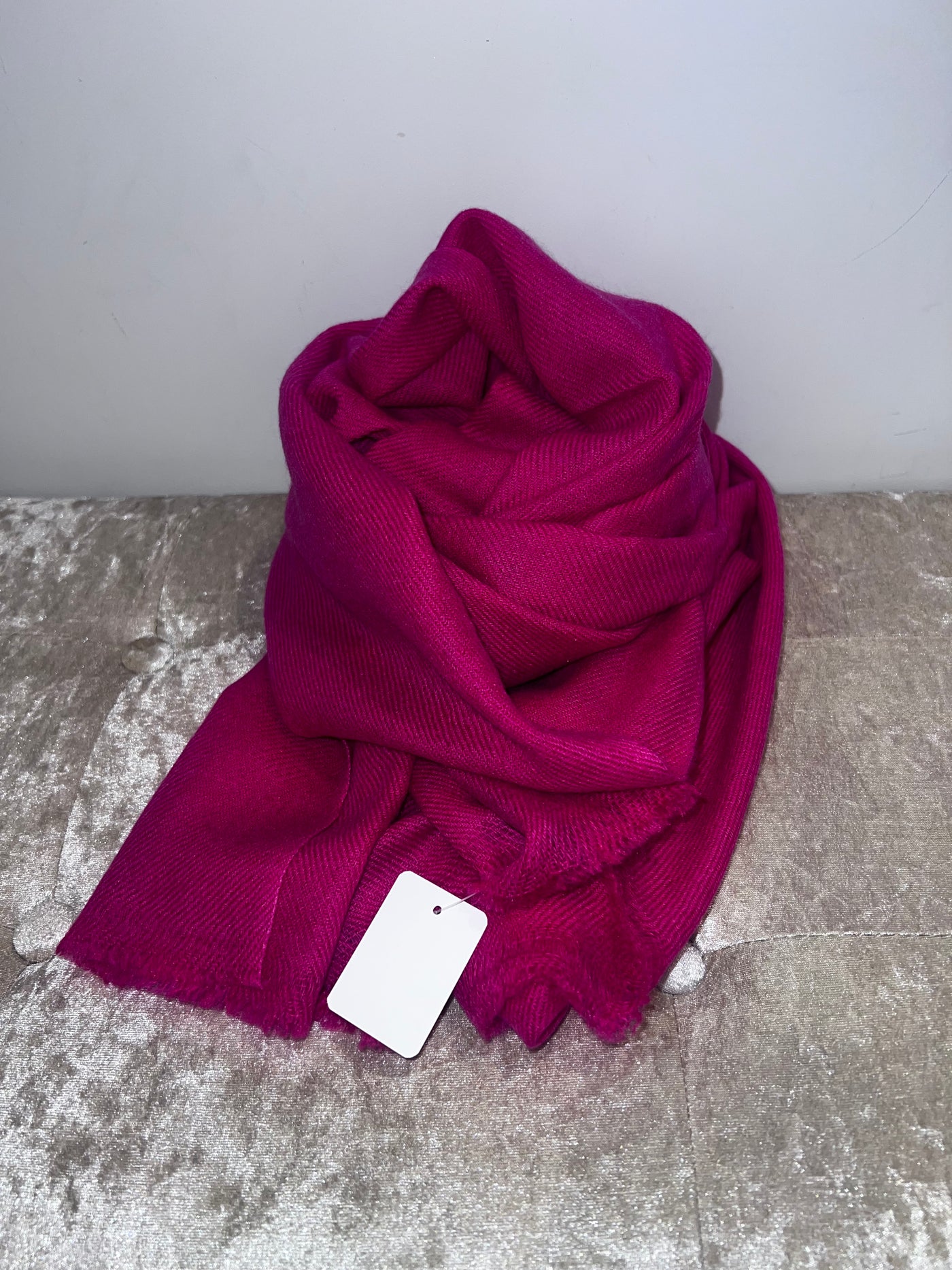 Brand new 100% cashmere scarf pink
