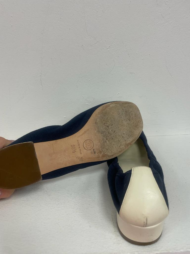 Navy Chanel pumps size 38.5
