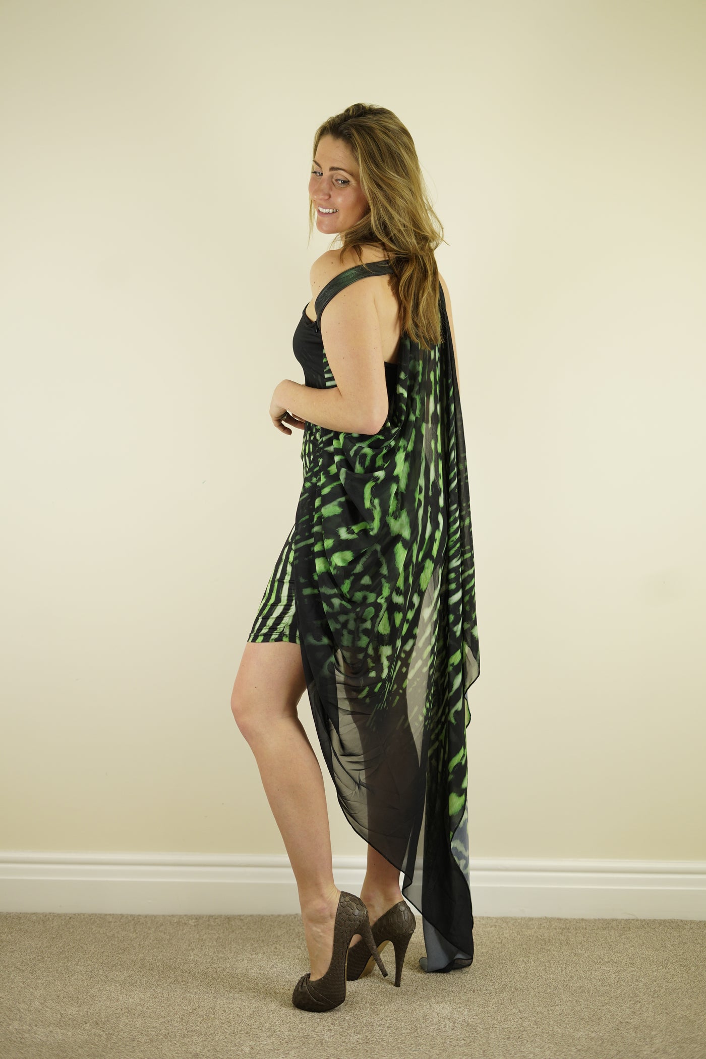 Pretty Lady black and green dress size GB 8