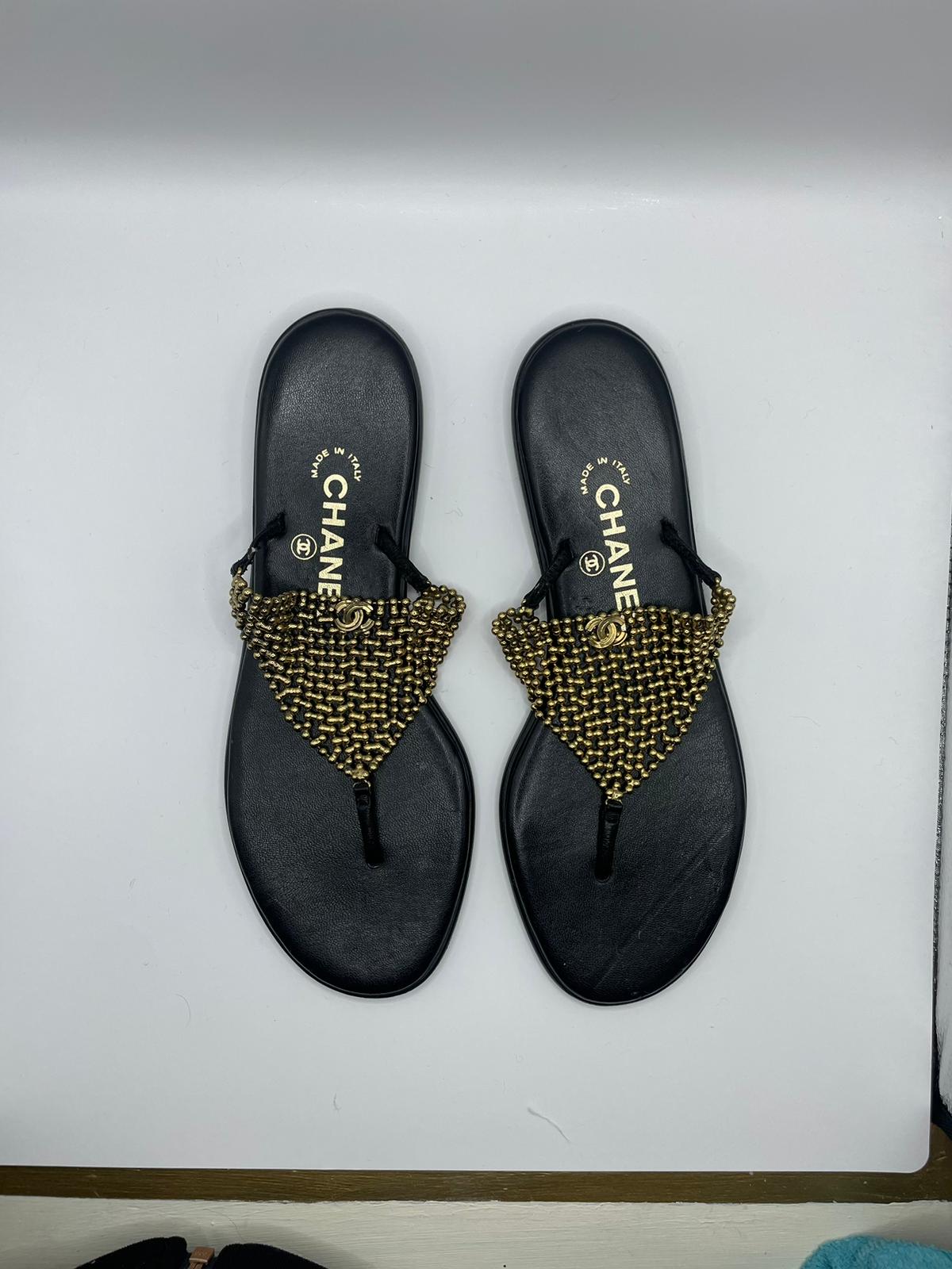 Chanel flip flops size 40