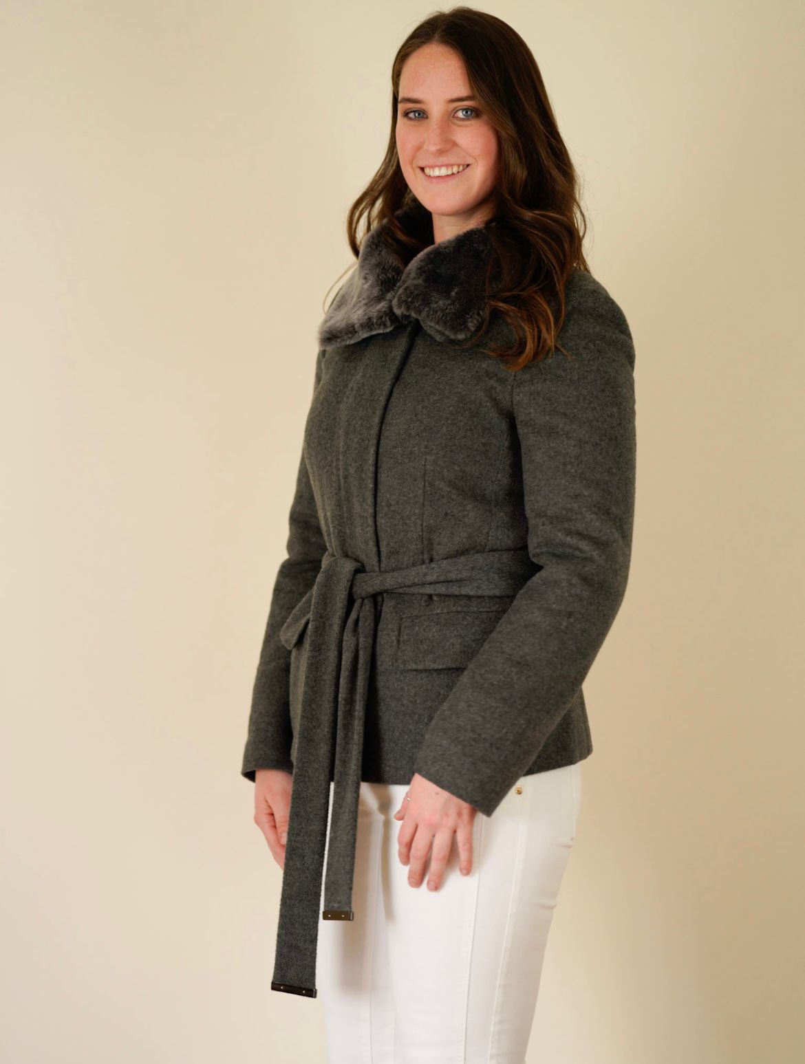 Escada grey cashmere coat with faux fur trim collar size 40