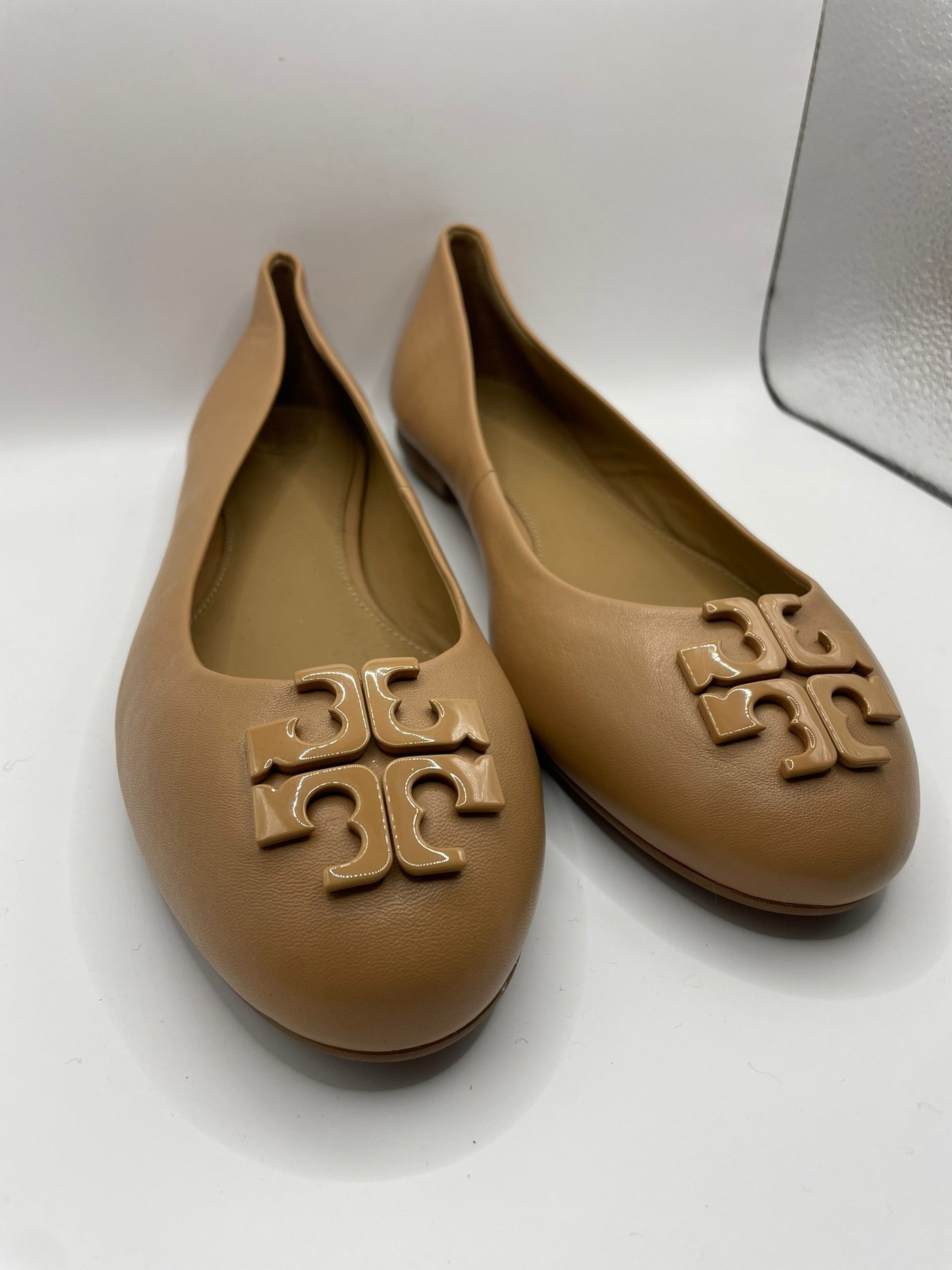 Tory Burch BRAND NEW leather tan pumps size 39.5