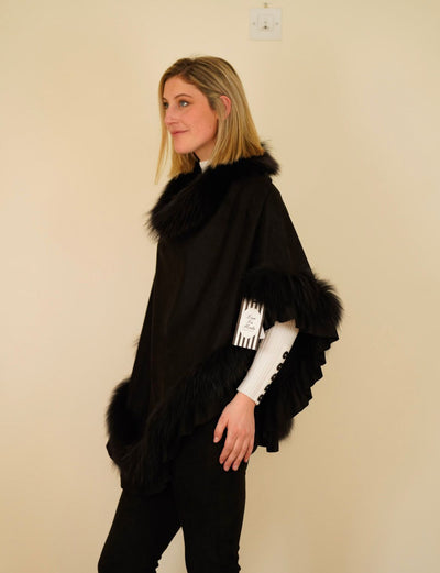 Brand new Lisa La Moda fur cape