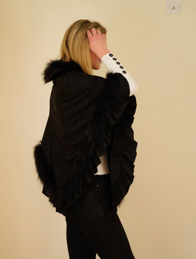 Brand new Lisa La Moda fur cape